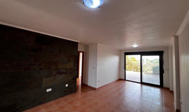 Odsprzedaż - Apartamento - Arenales del Sol