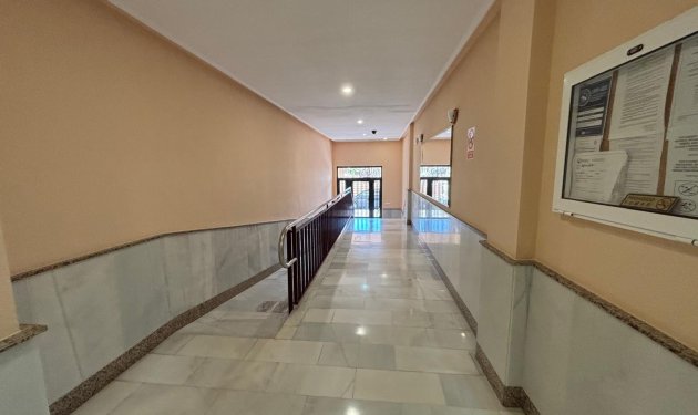 Resale - Apartamento - Torrevieja - Centro