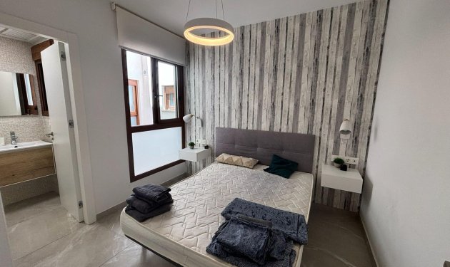 Resale - Apartamento - Torrevieja - Centro