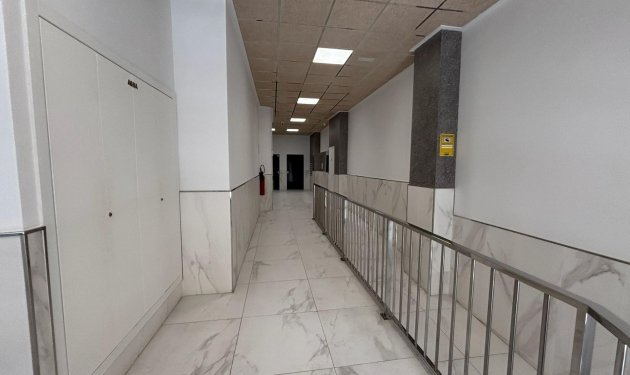 Resale - Apartamento - Torrevieja - Centro
