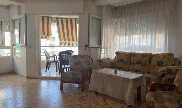 Resale - Apartamento - Torrevieja - Centro