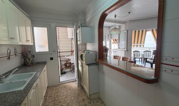 Resale - Apartamento - Torrevieja - Centro