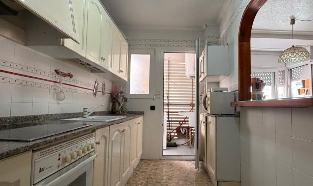 Resale - Apartamento - Torrevieja - Centro