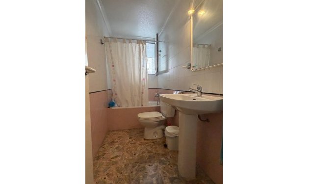 Resale - Apartamento - Torrevieja - Centro