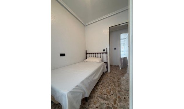 Resale - Apartamento - Torrevieja - Centro