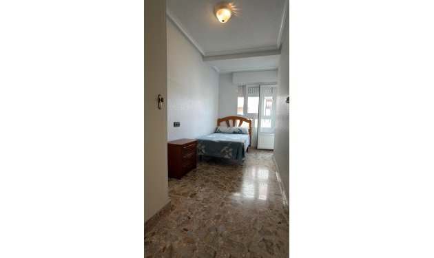 Resale - Apartamento - Torrevieja - Centro
