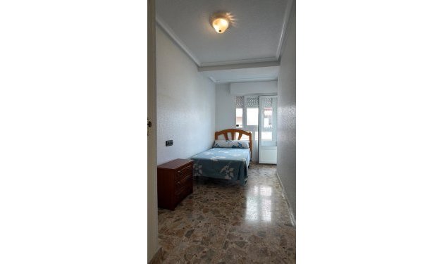 Resale - Apartamento - Torrevieja - Centro