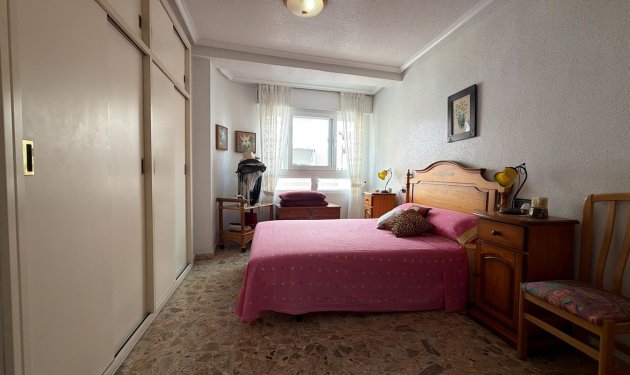 Resale - Apartamento - Torrevieja - Centro