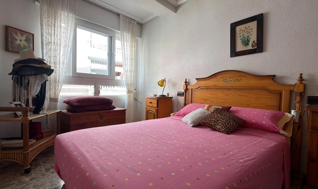 Resale - Apartamento - Torrevieja - Centro