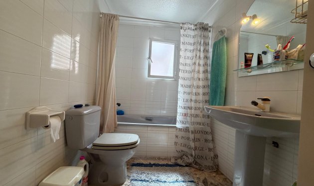Resale - Apartamento - Torrevieja - Centro