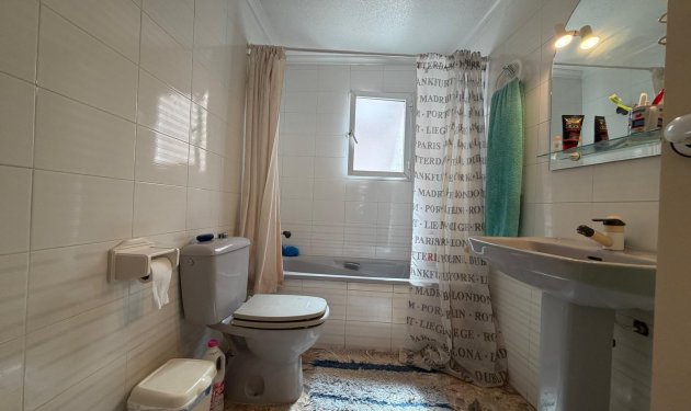 Resale - Apartamento - Torrevieja - Centro