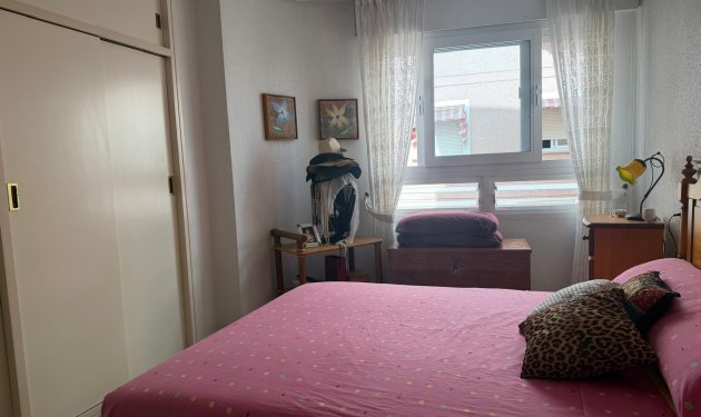 Resale - Apartamento - Torrevieja - Centro