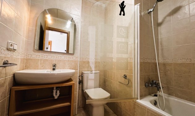 Odsprzedaż - Apartamento - Arenales del Sol