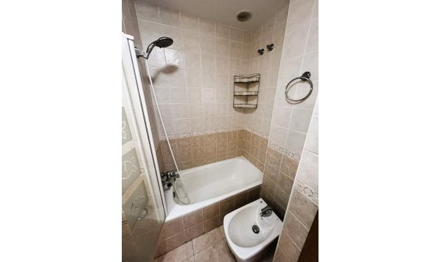 Odsprzedaż - Apartamento - Arenales del Sol