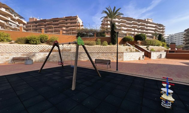 Odsprzedaż - Apartamento - Arenales del Sol