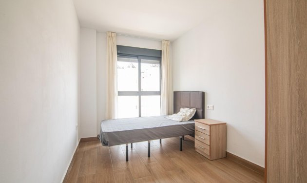 Resale - Apartamento - Elche - Altabix