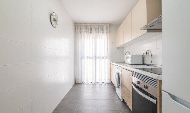 Resale - Apartamento - Elche - Altabix