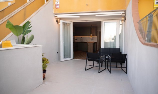 Resale - Bungalow - Torrevieja - Playa de los Naufragos