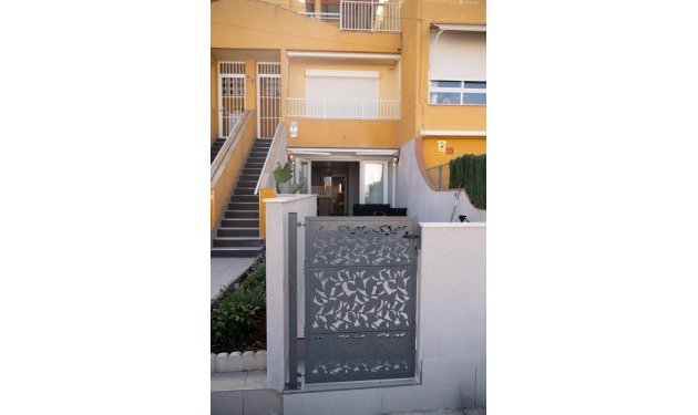 Resale - Bungalow - Torrevieja - Playa de los Naufragos