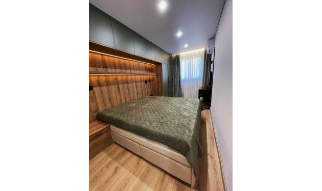 Resale - Bungalow - Torrevieja - Playa de los Naufragos