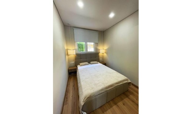 Resale - Bungalow - Torrevieja - Playa de los Naufragos