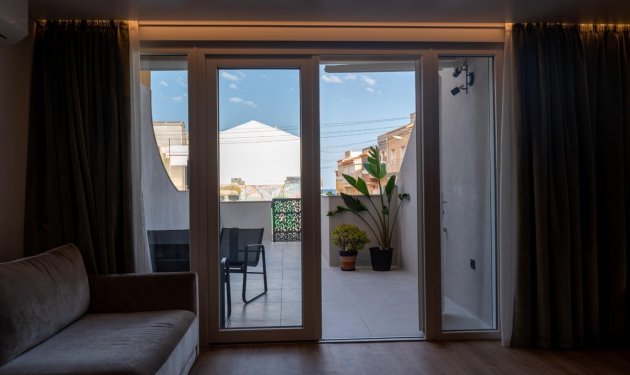 Resale - Bungalow - Torrevieja - Playa de los Naufragos