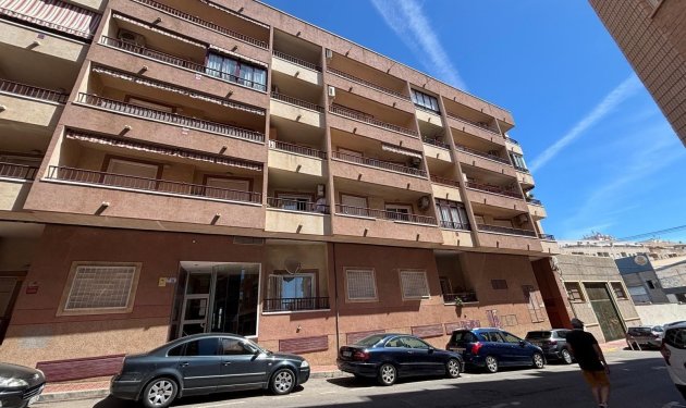 Resale - Apartamento - Torrevieja - Centro