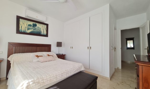 Resale - Chalet - Orihuela Costa - Campos de Golf