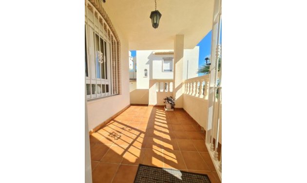 Resale - Chalet - Orihuela Costa - Campos de Golf
