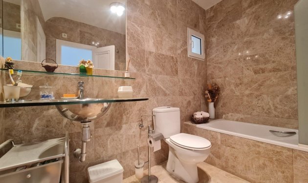 Resale - Chalet - Orihuela Costa - Campos de Golf