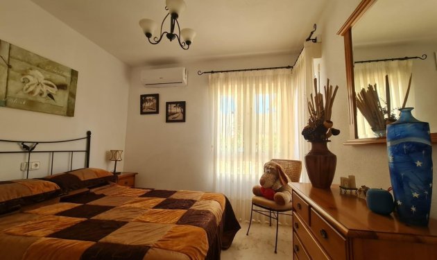 Resale - Chalet - Orihuela Costa - Campos de Golf