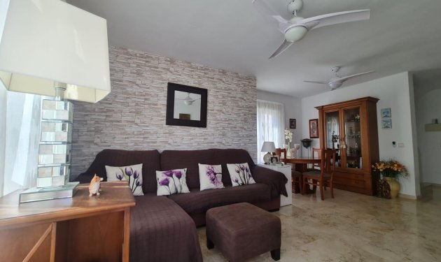 Resale - Chalet - Orihuela Costa - Campos de Golf