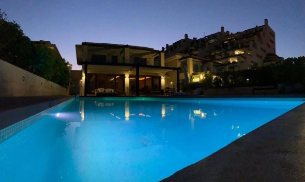 Long Term Rental - Chalet - Arenales del Sol - Zona paseo maritimo