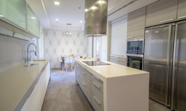 Long Term Rental - Chalet - Arenales del Sol - Zona paseo maritimo