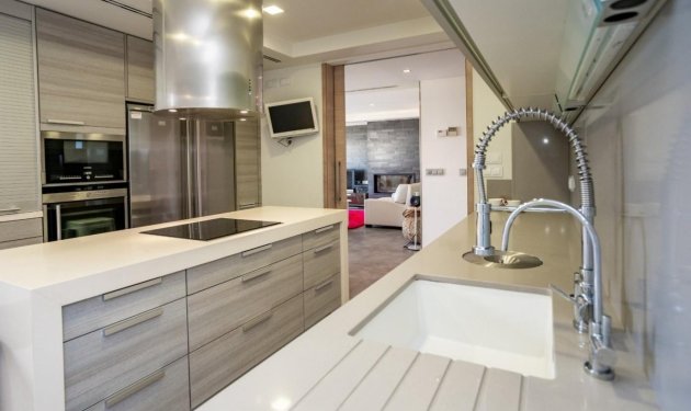 Long Term Rental - Chalet - Arenales del Sol - Zona paseo maritimo
