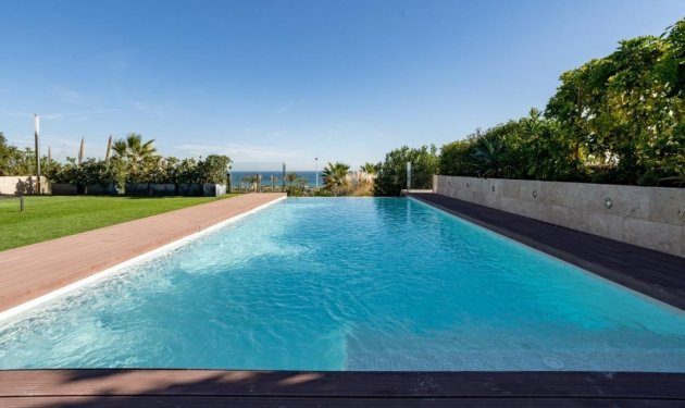 Long Term Rental - Chalet - Arenales del Sol - Zona paseo maritimo