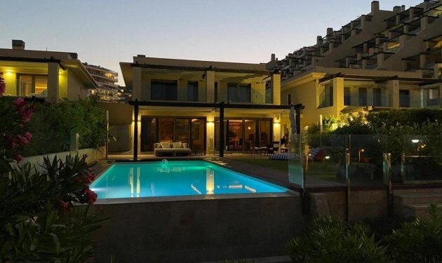 Long Term Rental - Chalet - Arenales del Sol - Zona paseo maritimo