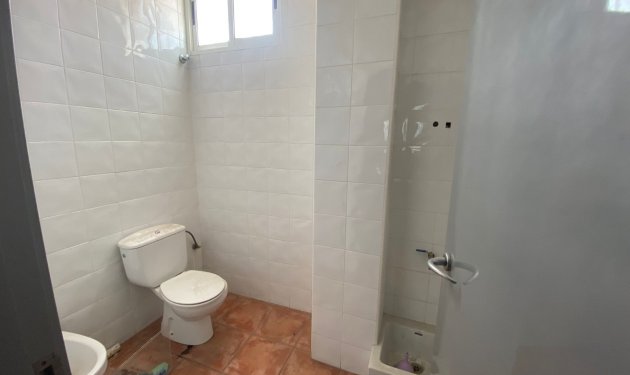 Resale - Local comercial - Elche - Zona Universidad