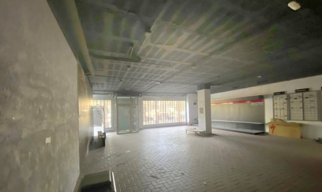 Resale - Local comercial - Elche - Zona Universidad