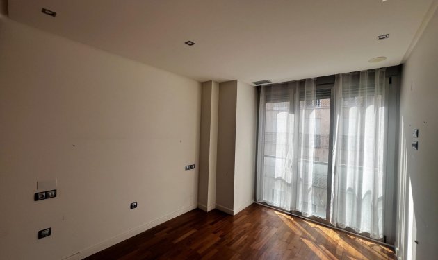Resale - Piso - Elche - Asilo - Pisos Azules