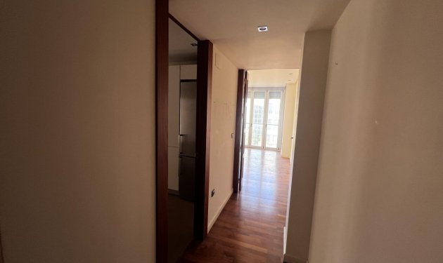 Resale - Piso - Elche - Asilo - Pisos Azules