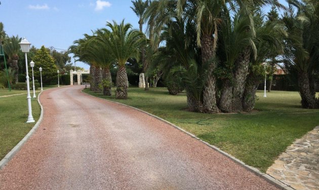 Resale - Chalet - Valverde (Alicante) - Valverde