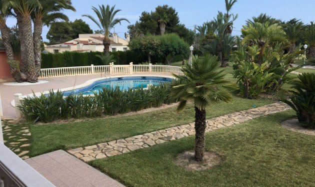 Resale - Chalet - Valverde (Alicante) - Valverde
