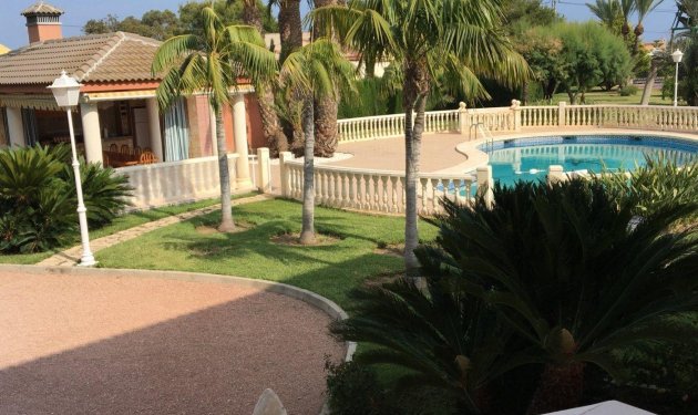 Resale - Chalet - Valverde (Alicante) - Valverde