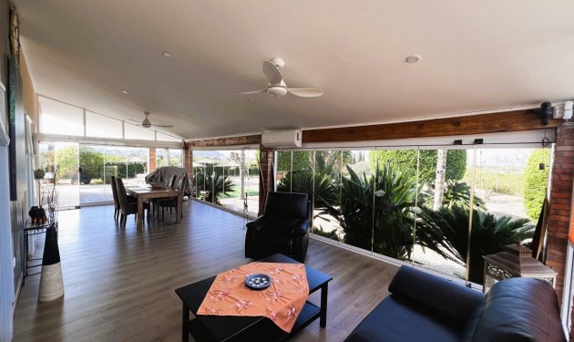 Resale - Chalet - Jacarilla