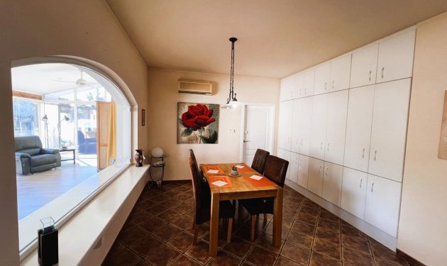 Resale - Chalet - Jacarilla