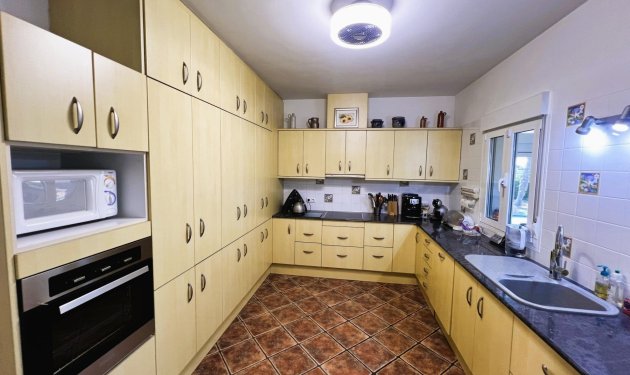 Resale - Chalet - Jacarilla