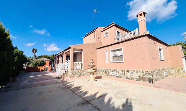 Resale - Chalet - Elche Pedanías - La Hoya-Daimes-El Derramador