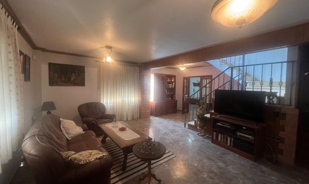 Resale - Chalet - Elche Pedanías - La Hoya-Daimes-El Derramador