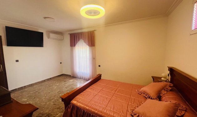 Resale - Chalet - Elche Pedanías - La Hoya-Daimes-El Derramador